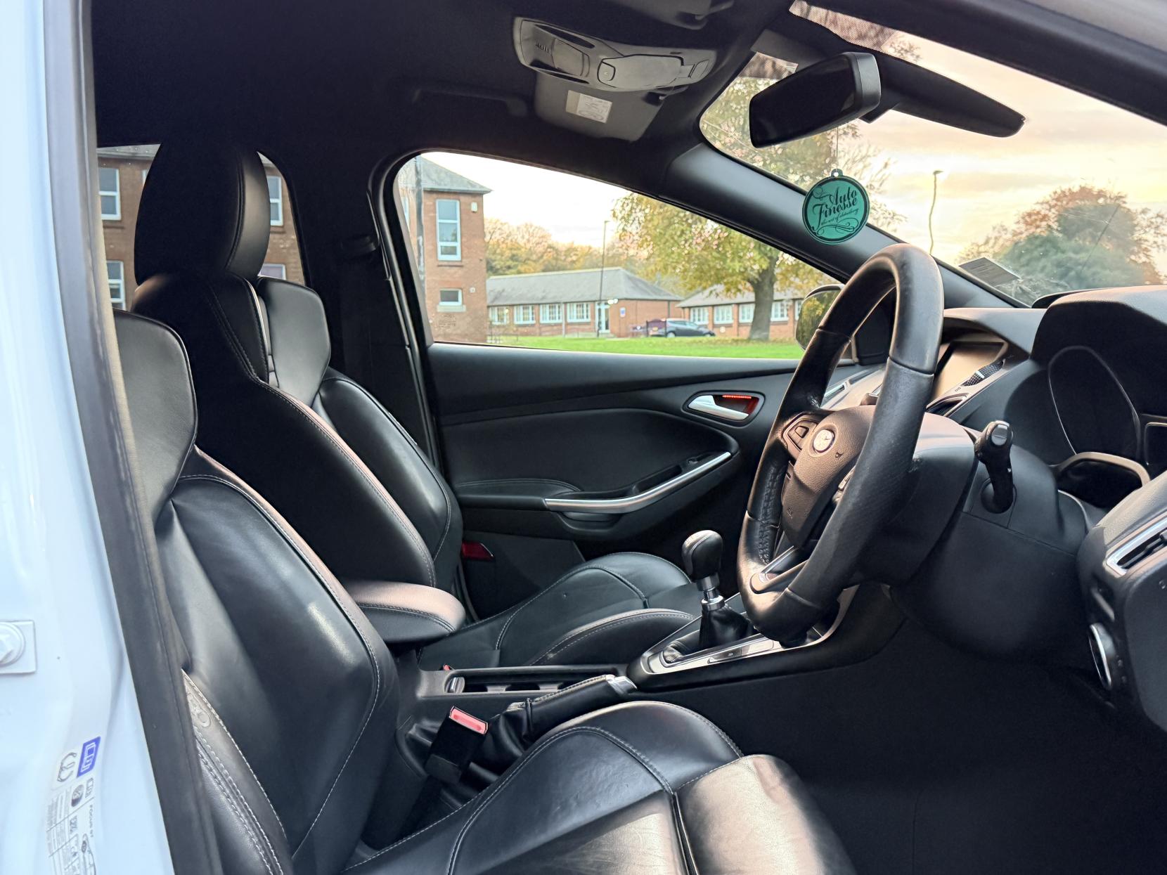 Ford Focus 2.0T EcoBoost ST-3 Hatchback 5dr Petrol Manual Euro 6 (s/s) (250 ps)