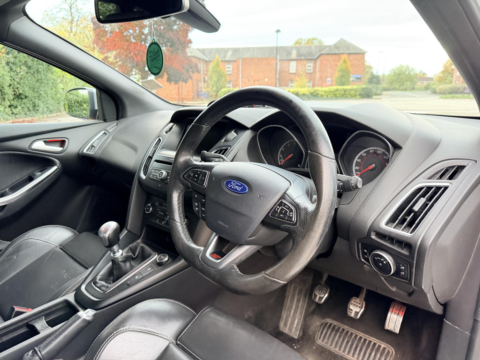 Ford Focus 2.0T EcoBoost ST-3 Hatchback 5dr Petrol Manual Euro 6 (s/s) (250 ps)