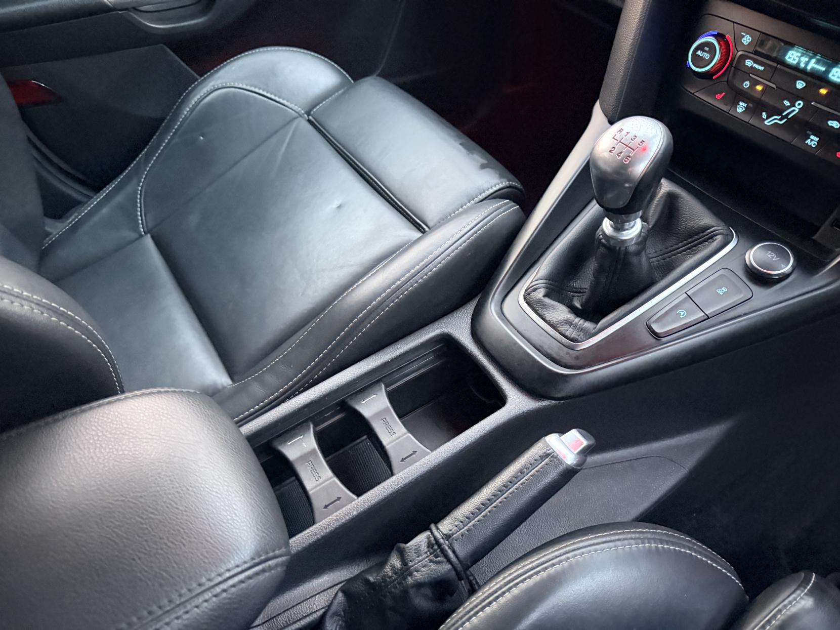 Ford Focus 2.0T EcoBoost ST-3 Hatchback 5dr Petrol Manual Euro 6 (s/s) (250 ps)