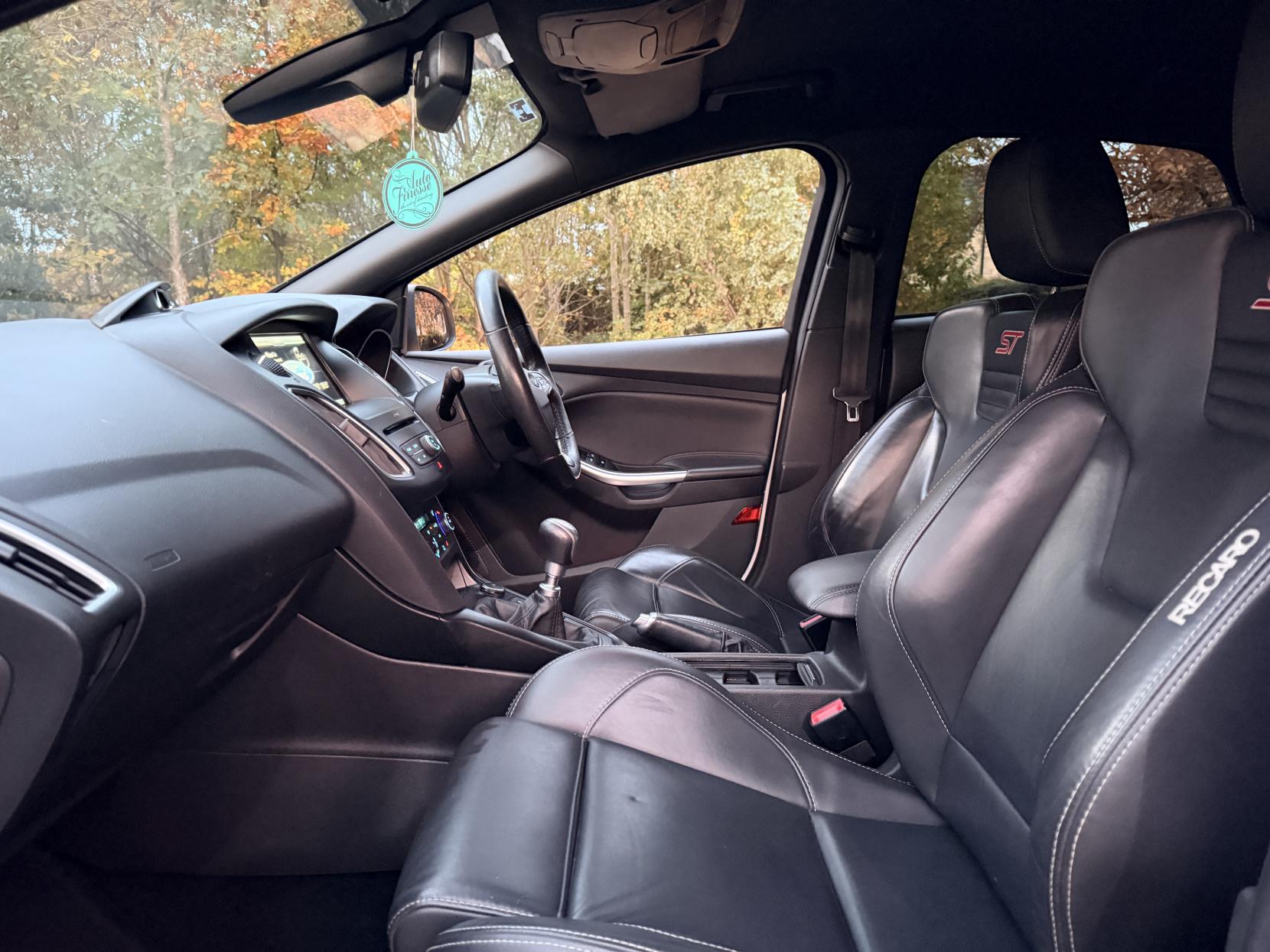 Ford Focus 2.0T EcoBoost ST-3 Hatchback 5dr Petrol Manual Euro 6 (s/s) (250 ps)