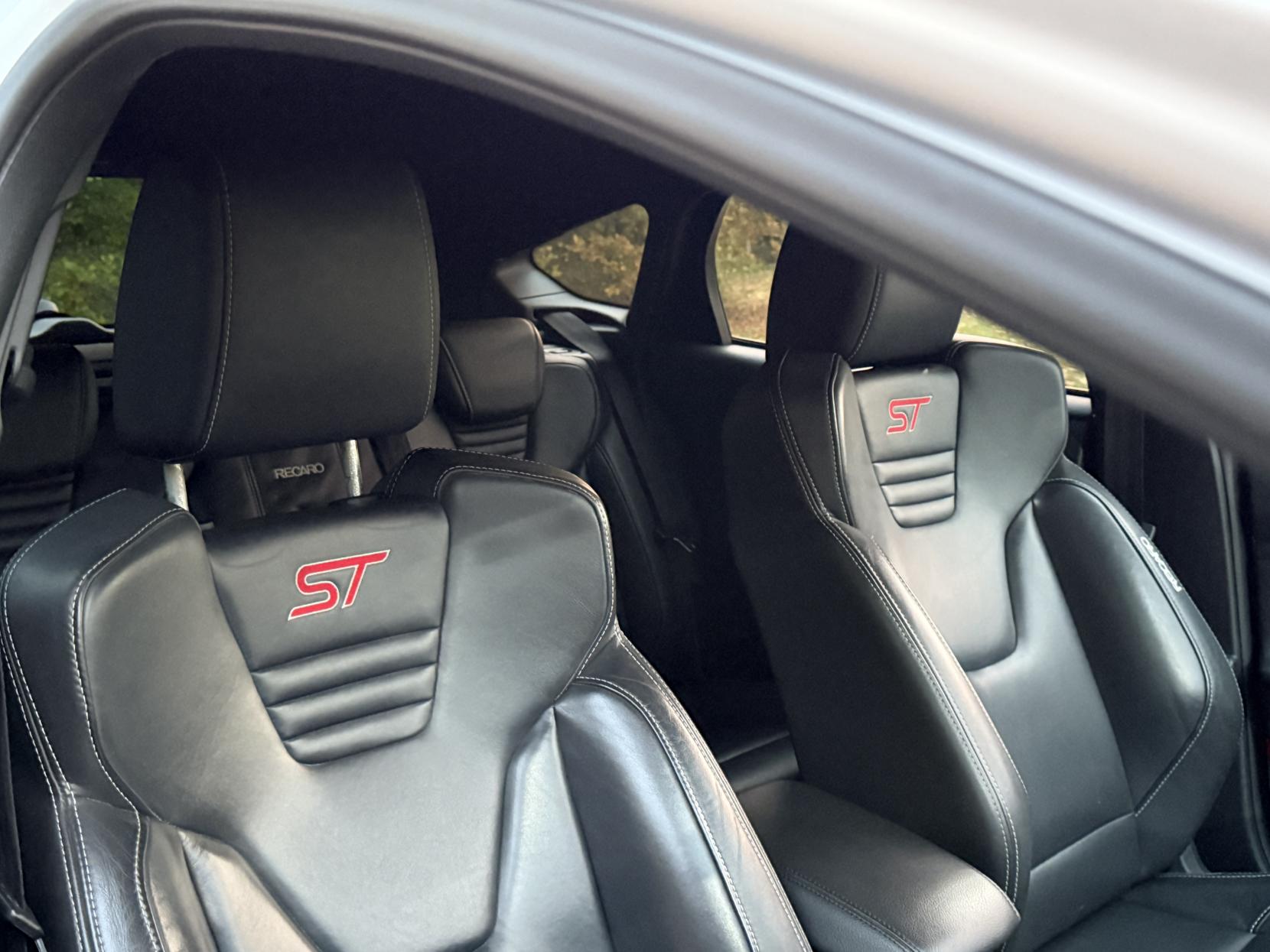 Ford Focus 2.0T EcoBoost ST-3 Hatchback 5dr Petrol Manual Euro 6 (s/s) (250 ps)