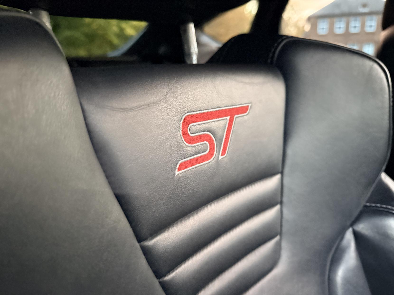 Ford Focus 2.0T EcoBoost ST-3 Hatchback 5dr Petrol Manual Euro 6 (s/s) (250 ps)