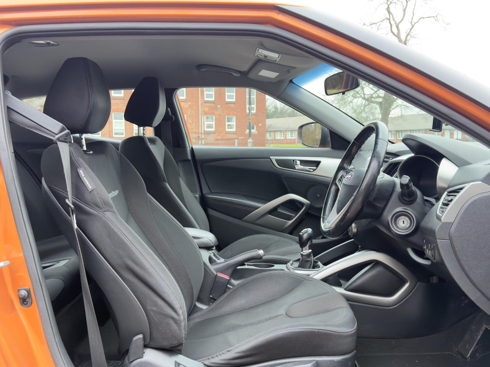 Hyundai Veloster 1.6 GDi Hatchback 4dr Petrol Manual Euro 5 (140 ps)