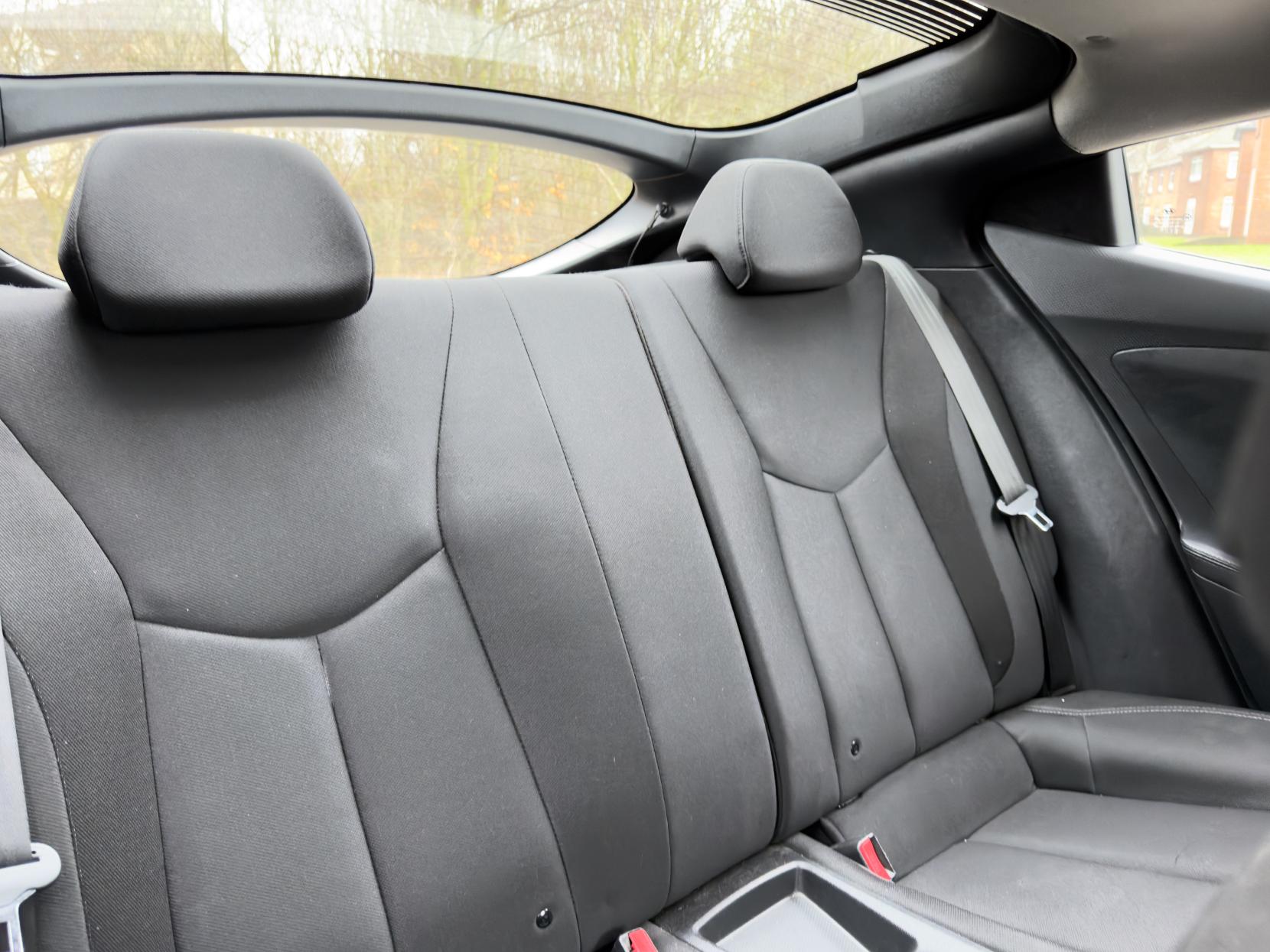 Hyundai Veloster 1.6 GDi Hatchback 4dr Petrol Manual Euro 5 (140 ps)