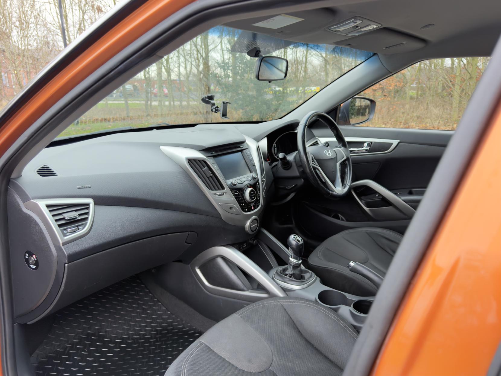 Hyundai Veloster 1.6 GDi Hatchback 4dr Petrol Manual Euro 5 (140 ps)