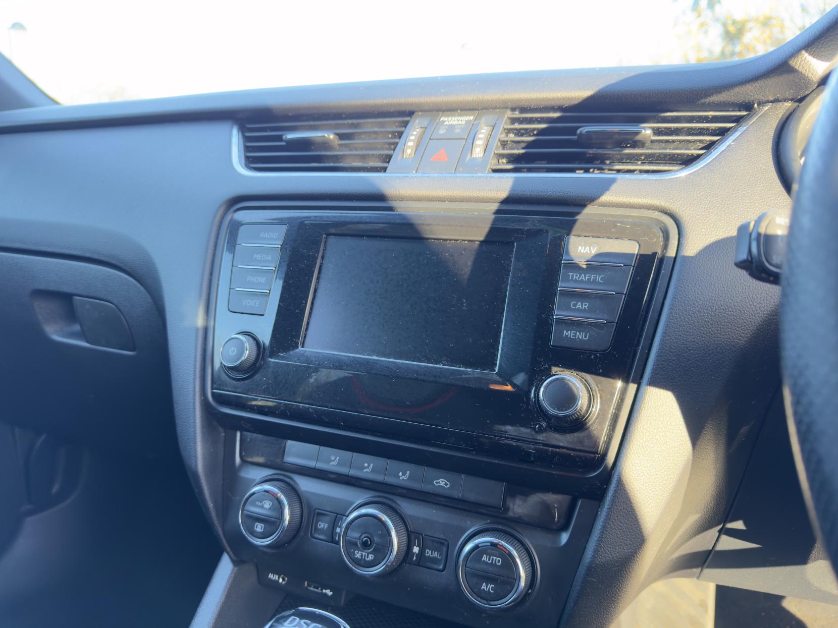 Skoda Octavia 2.0 TDI vRS Hatchback 5dr Diesel DSG Euro 5 (s/s) (184 ps)