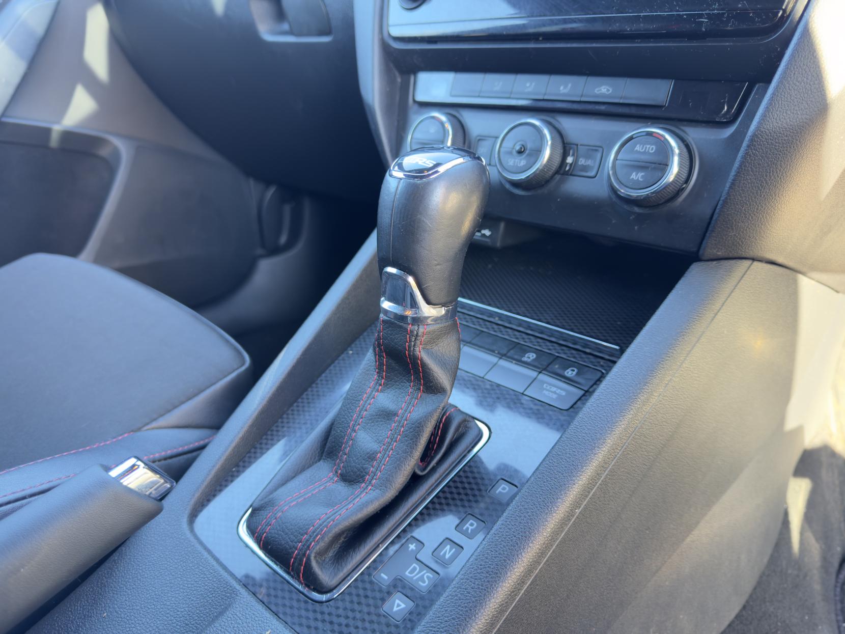 Skoda Octavia 2.0 TDI vRS Hatchback 5dr Diesel DSG Euro 5 (s/s) (184 ps)