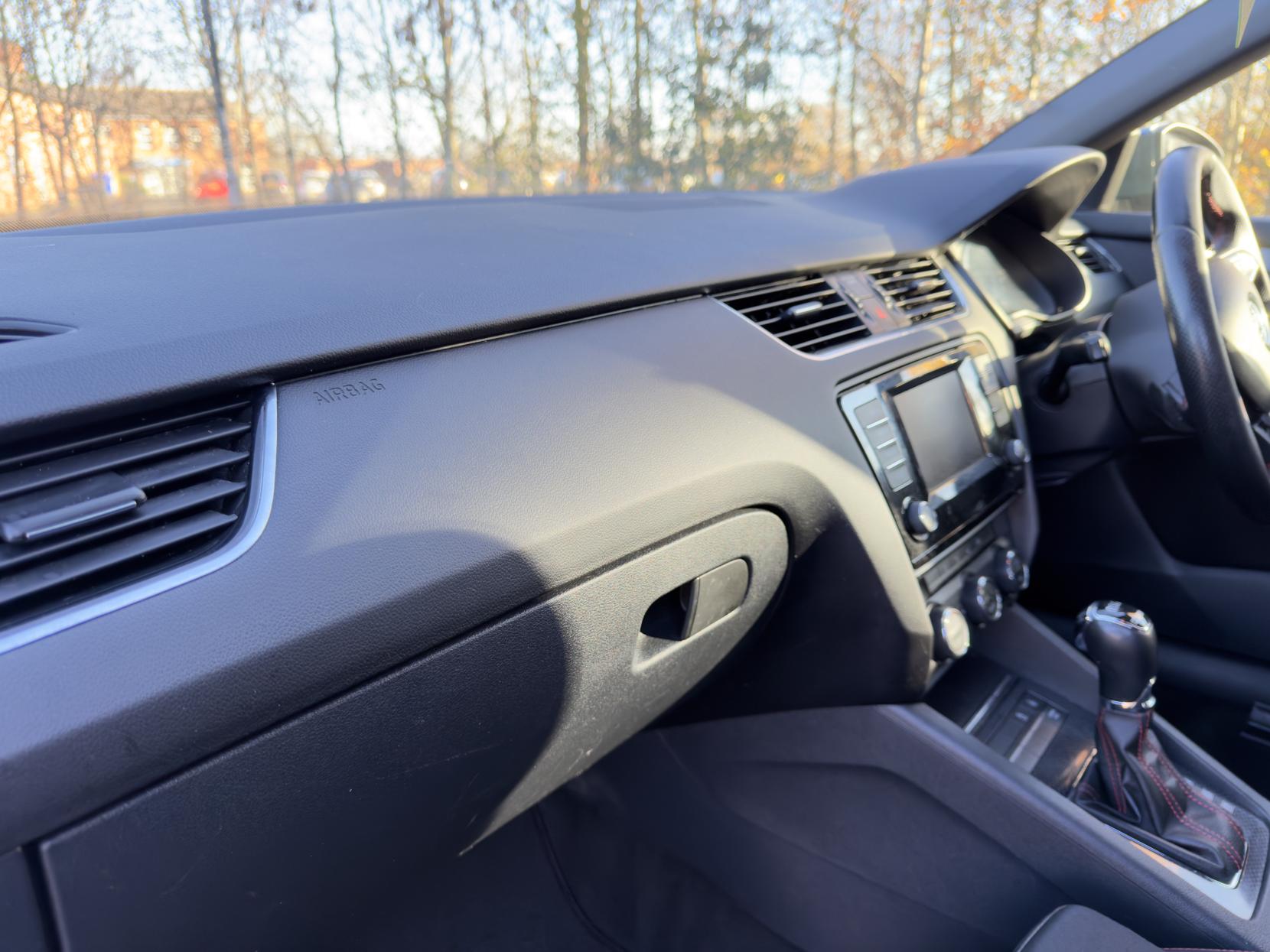 Skoda Octavia 2.0 TDI vRS Hatchback 5dr Diesel DSG Euro 5 (s/s) (184 ps)