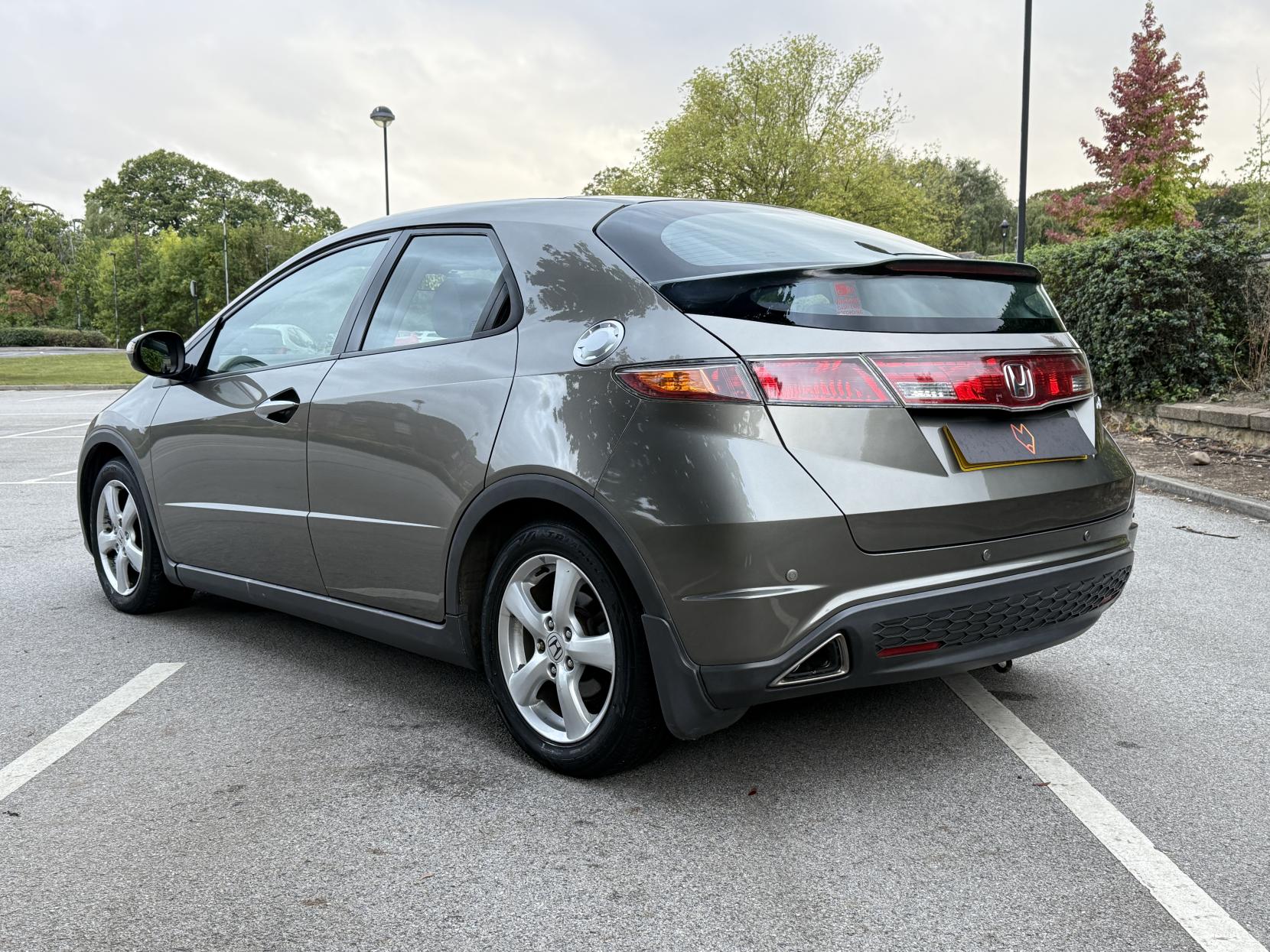 Honda Civic 1.8 i-VTEC ES Hatchback 5dr Petrol Manual (152 g/km, 138 bhp)