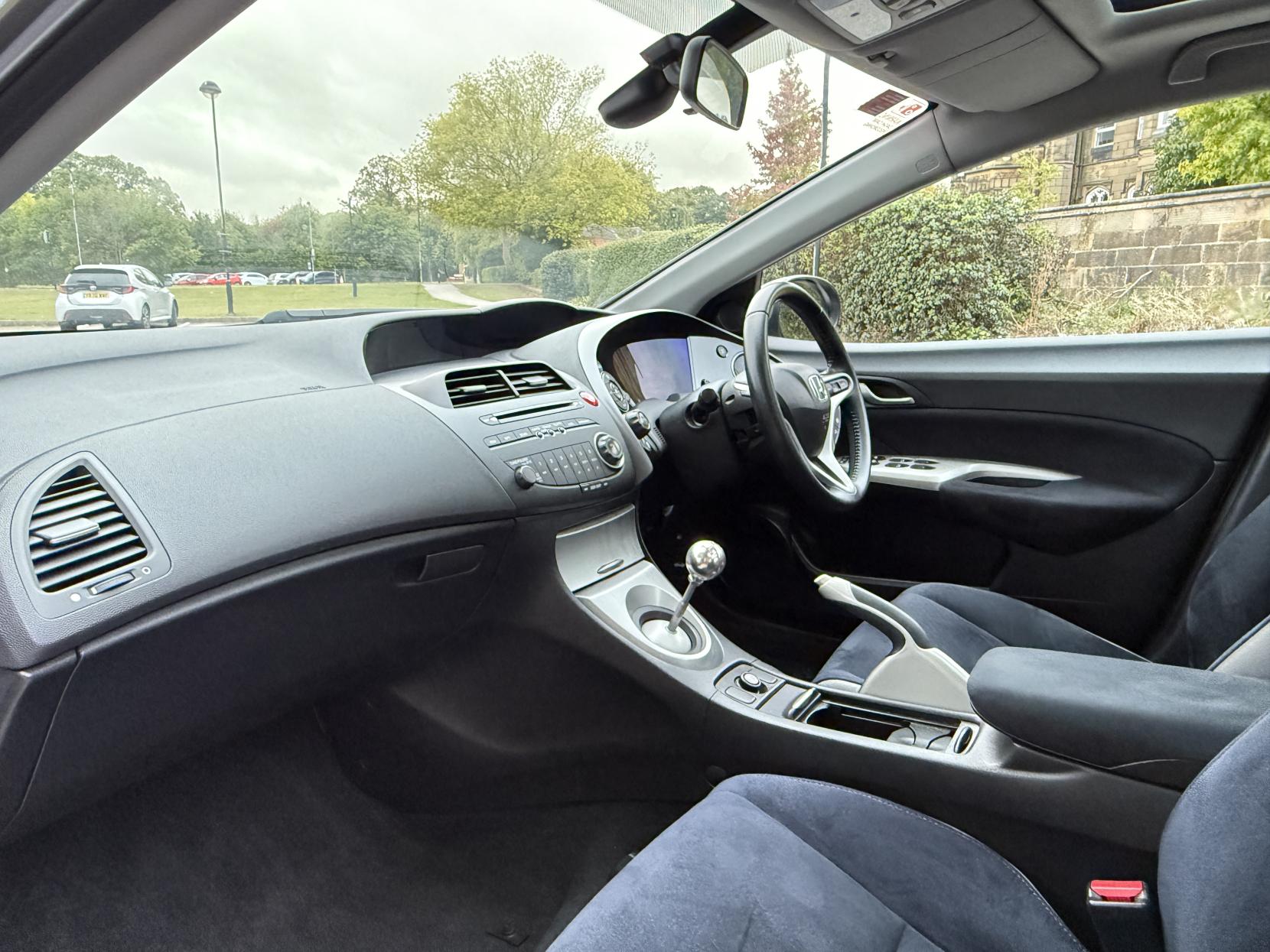 Honda Civic 1.8 i-VTEC ES Hatchback 5dr Petrol Manual (152 g/km, 138 bhp)