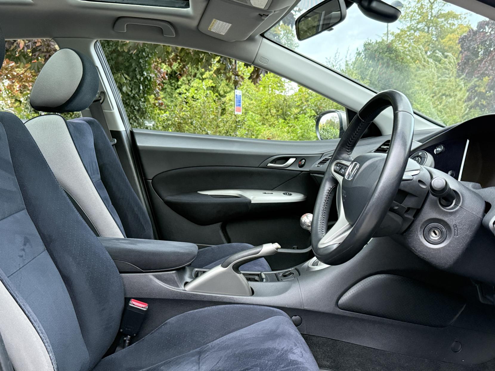 Honda Civic 1.8 i-VTEC ES Hatchback 5dr Petrol Manual (152 g/km, 138 bhp)
