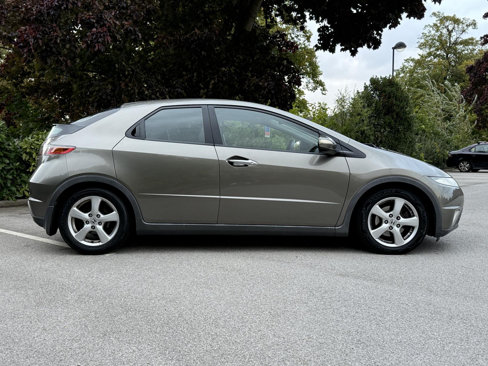 Honda Civic 1.8 i-VTEC ES Hatchback 5dr Petrol Manual (152 g/km, 138 bhp)