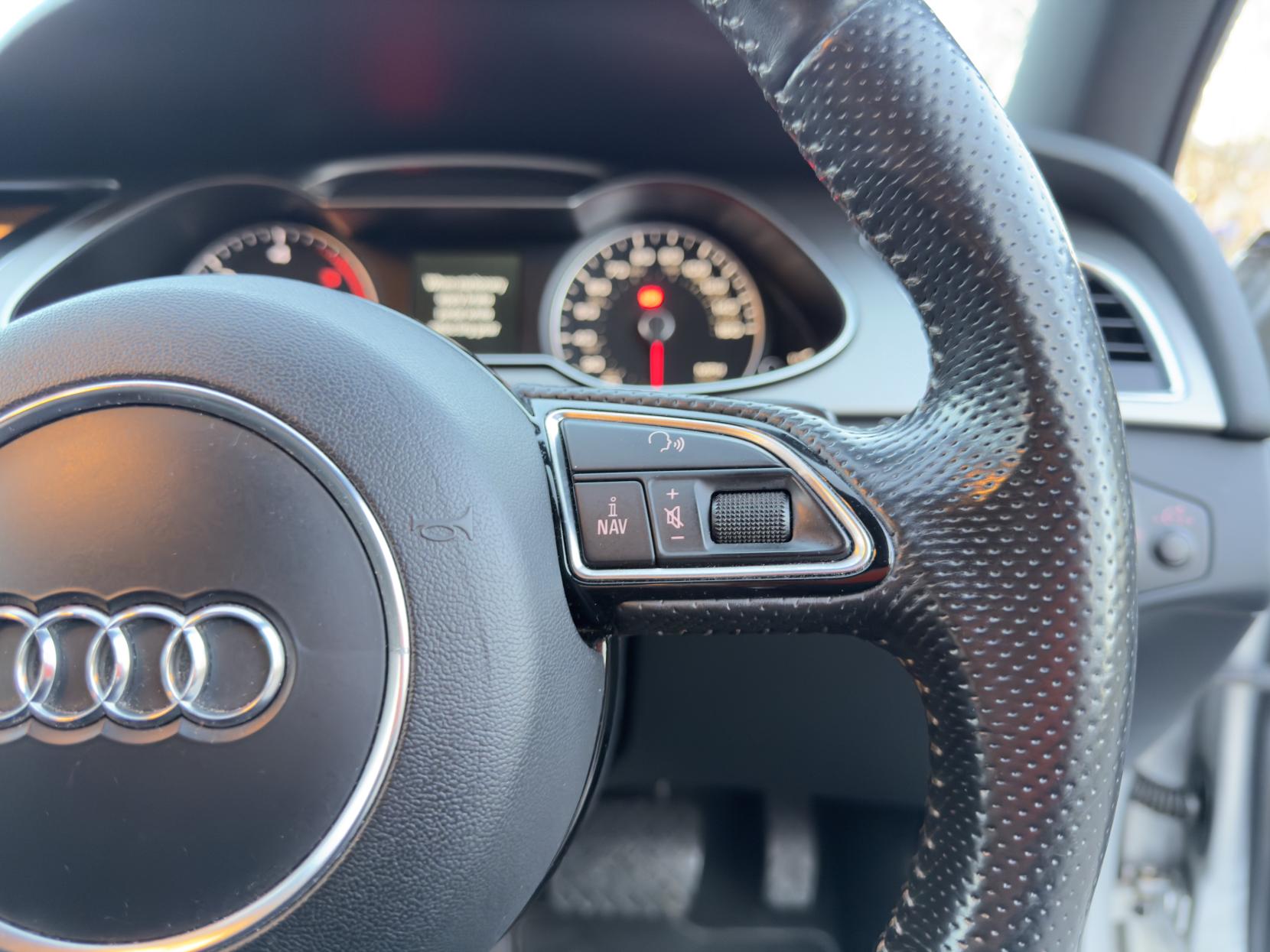 Audi A4 Avant 3.0 TDI V6 S line Estate 5dr Diesel S Tronic quattro Euro 5 (s/s) (245 ps)