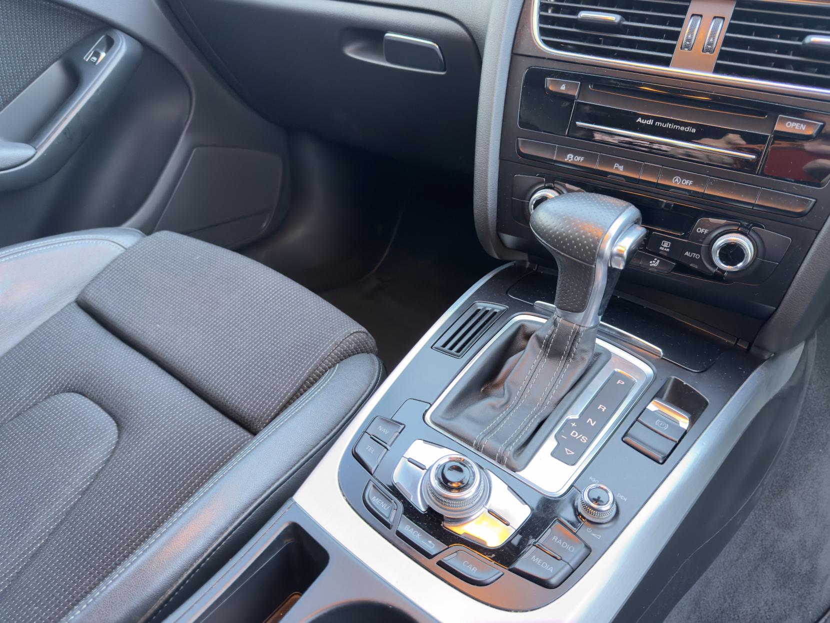 Audi A4 Avant 3.0 TDI V6 S line Estate 5dr Diesel S Tronic quattro Euro 5 (s/s) (245 ps)