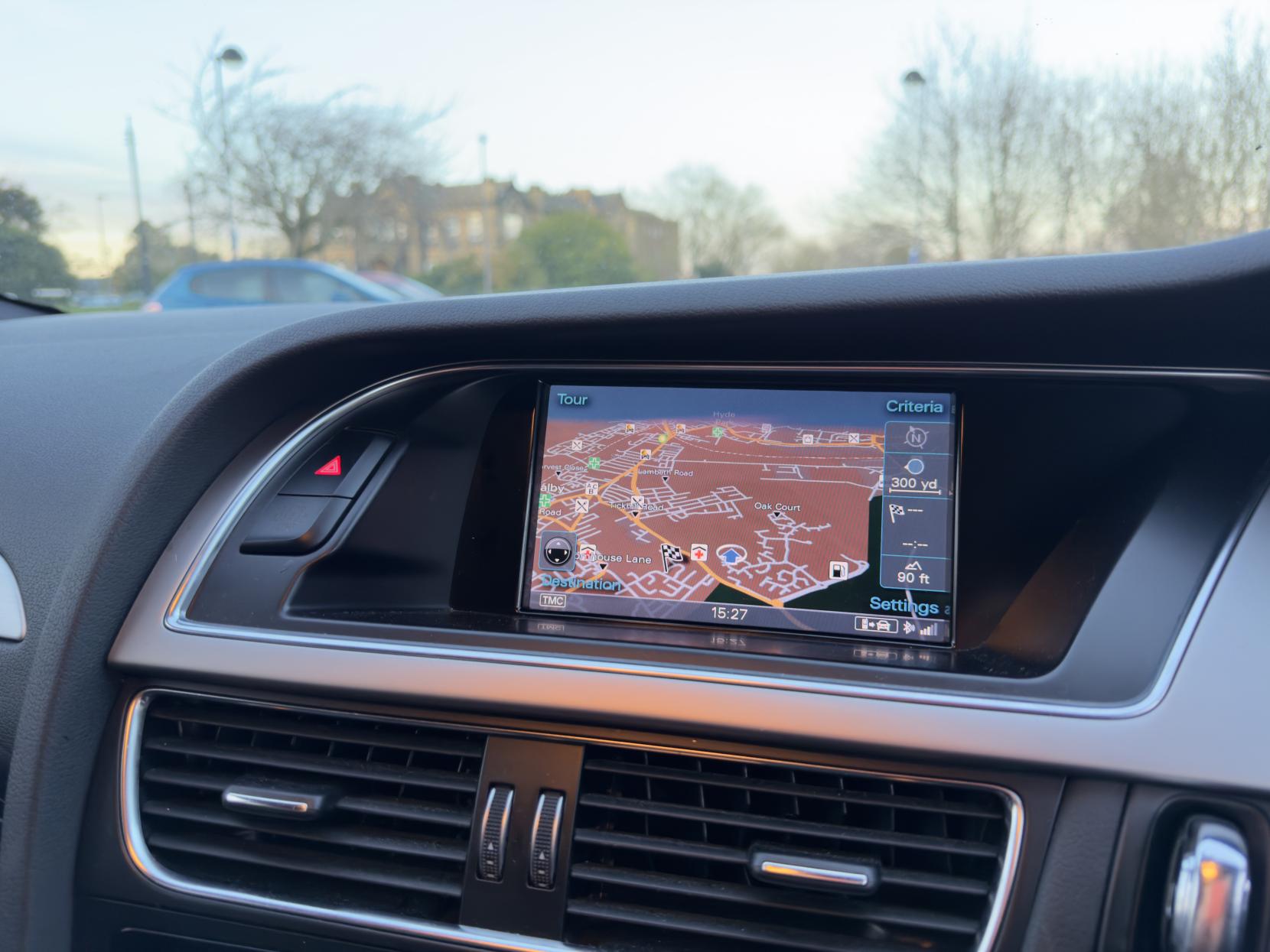 Audi A4 Avant 3.0 TDI V6 S line Estate 5dr Diesel S Tronic quattro Euro 5 (s/s) (245 ps)