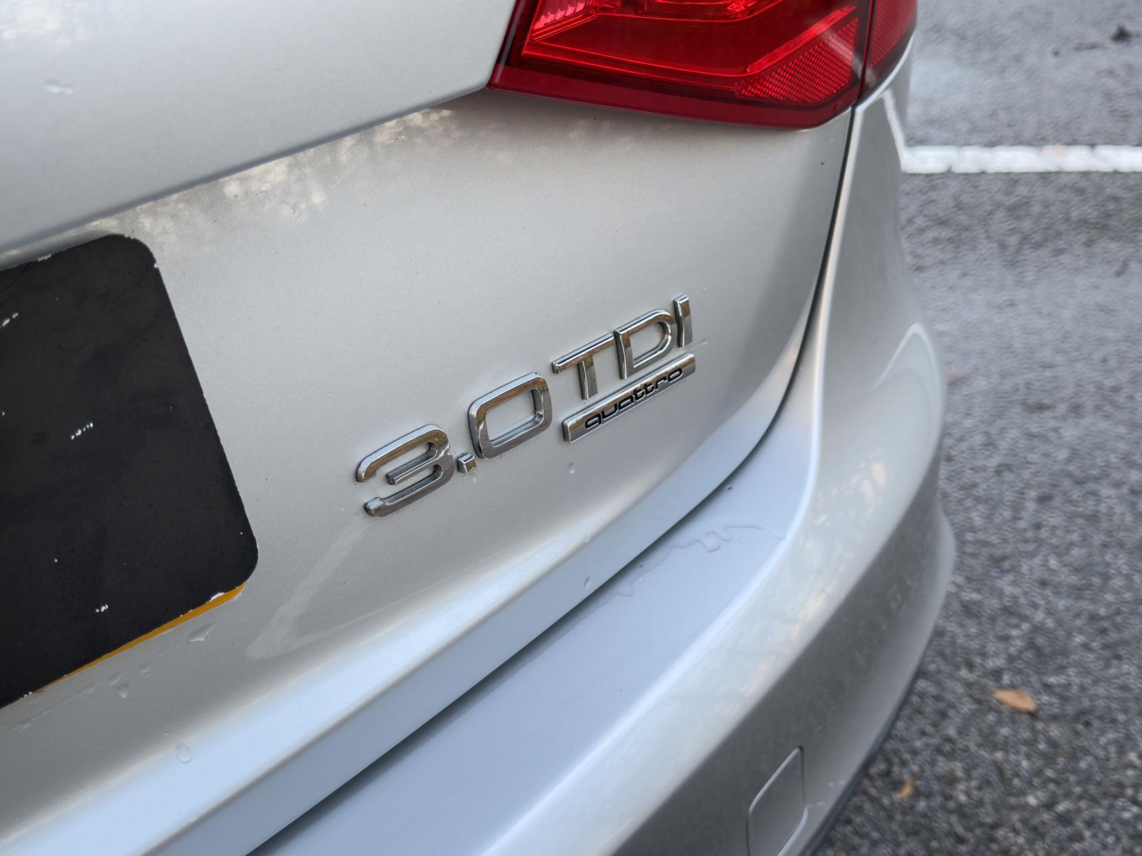 Audi A4 Avant 3.0 TDI V6 S line Estate 5dr Diesel S Tronic quattro Euro 5 (s/s) (245 ps)