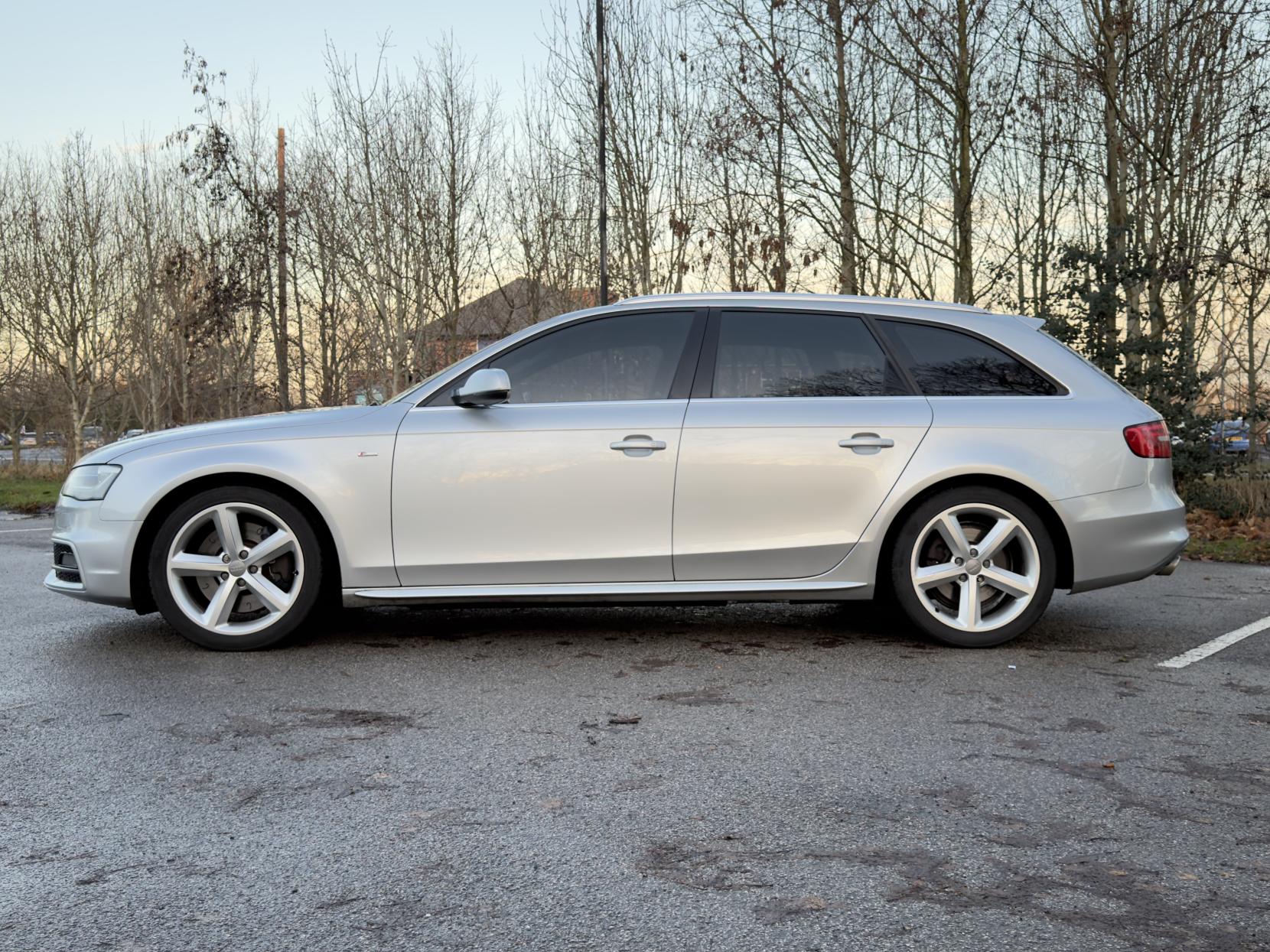 Audi A4 Avant 3.0 TDI V6 S line Estate 5dr Diesel S Tronic quattro Euro 5 (s/s) (245 ps)