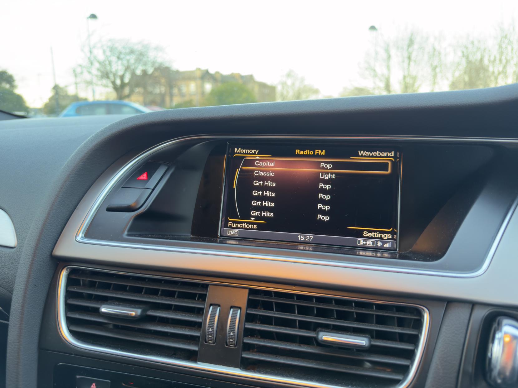 Audi A4 Avant 3.0 TDI V6 S line Estate 5dr Diesel S Tronic quattro Euro 5 (s/s) (245 ps)