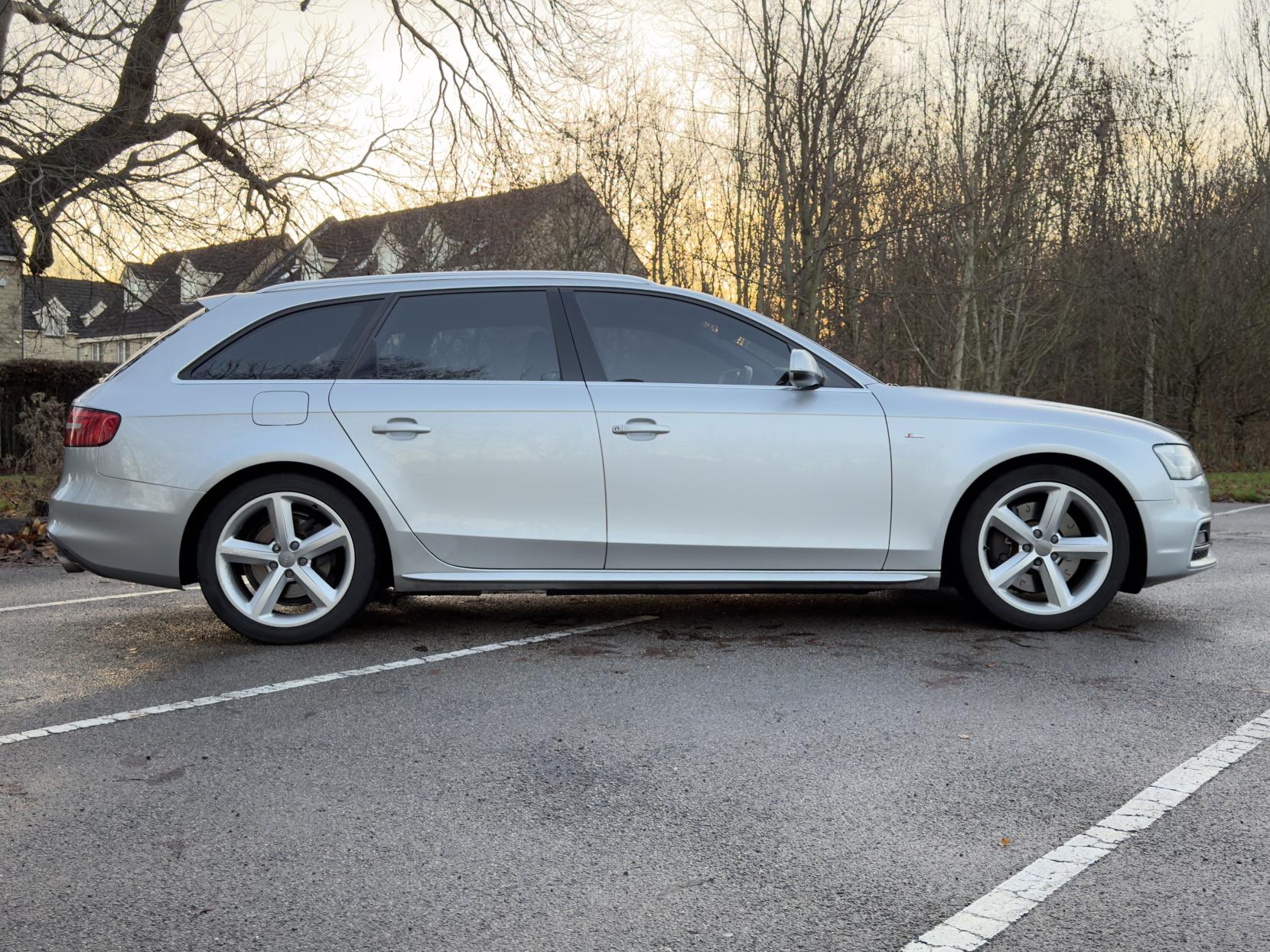Audi A4 Avant 3.0 TDI V6 S line Estate 5dr Diesel S Tronic quattro Euro 5 (s/s) (245 ps)