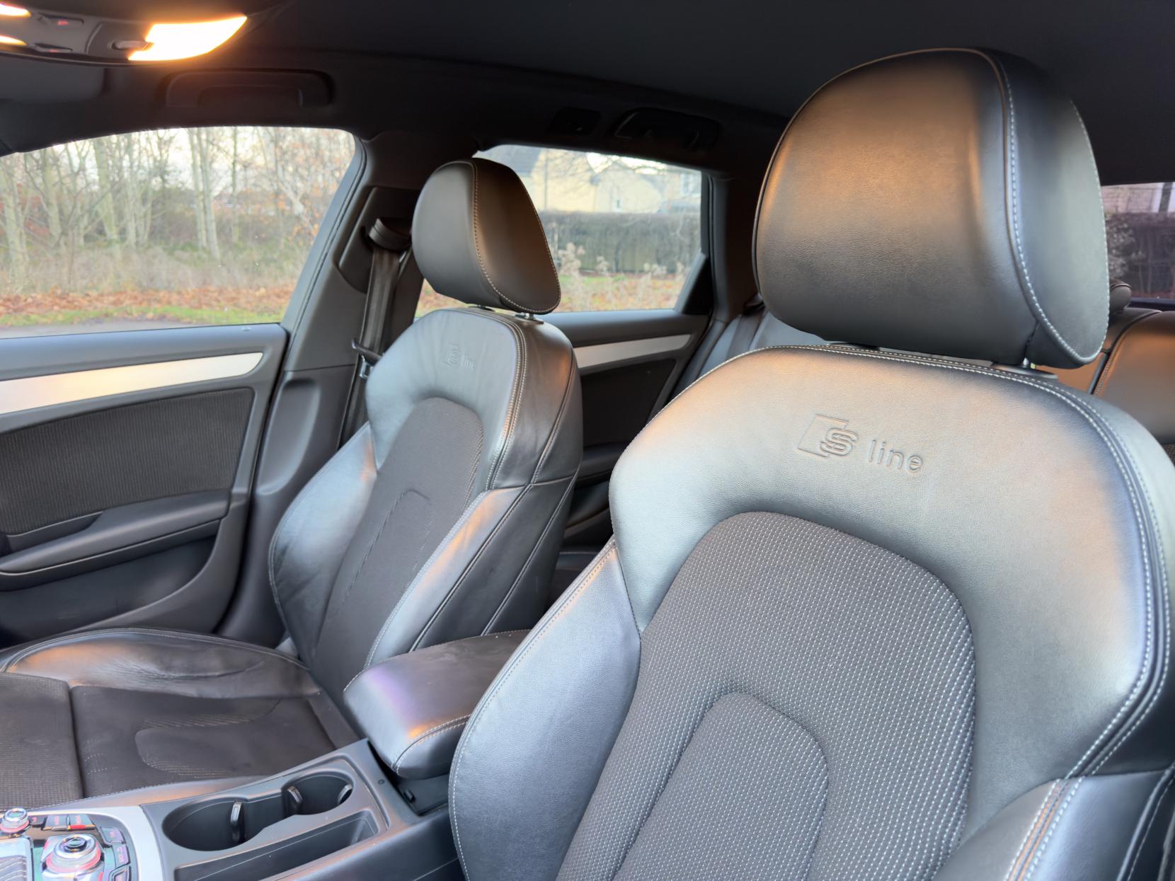 Audi A4 Avant 3.0 TDI V6 S line Estate 5dr Diesel S Tronic quattro Euro 5 (s/s) (245 ps)