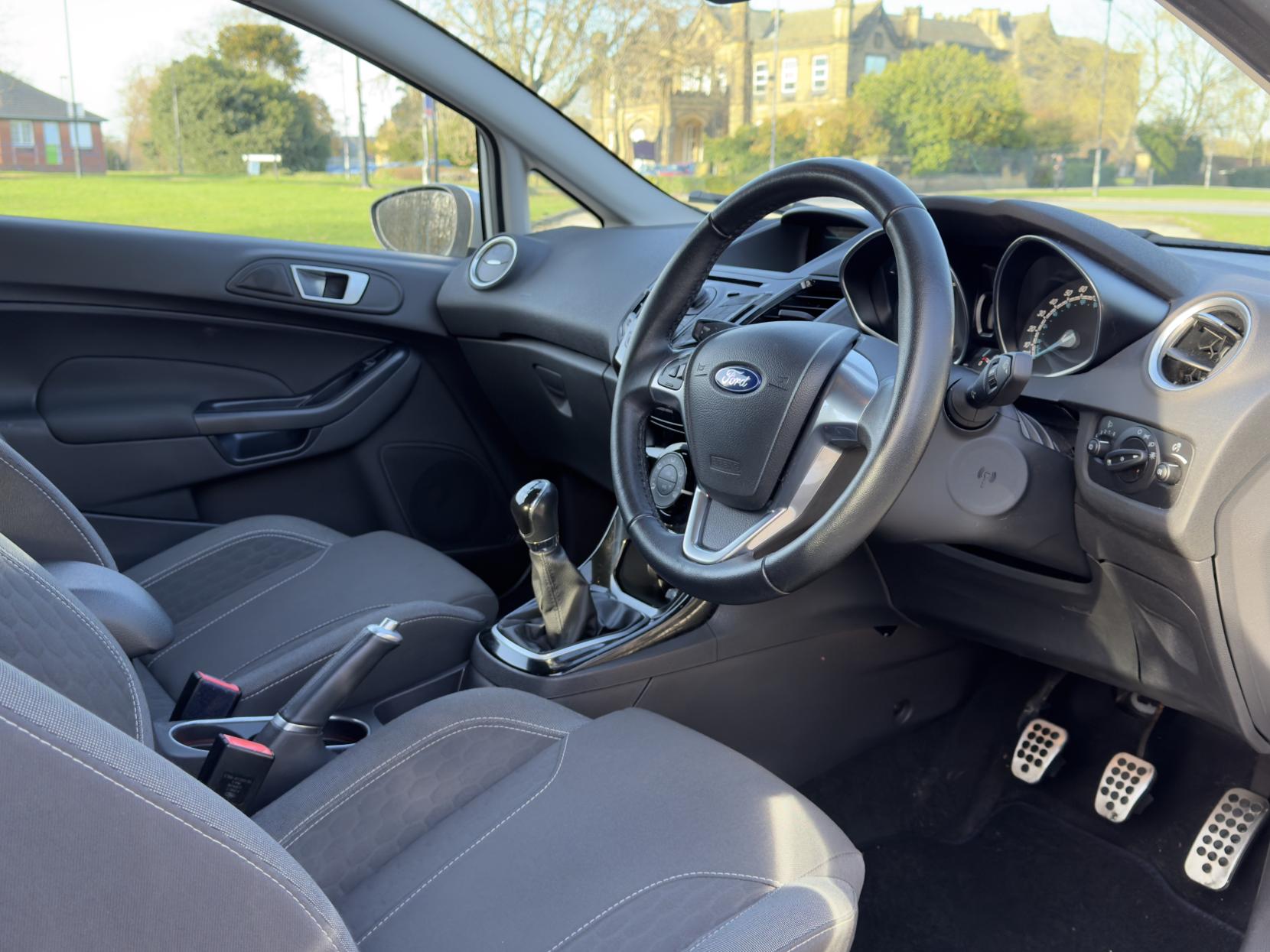 Ford Fiesta 1.0T EcoBoost Zetec S Hatchback 3dr Petrol Manual Euro 5 (s/s) (125 ps)