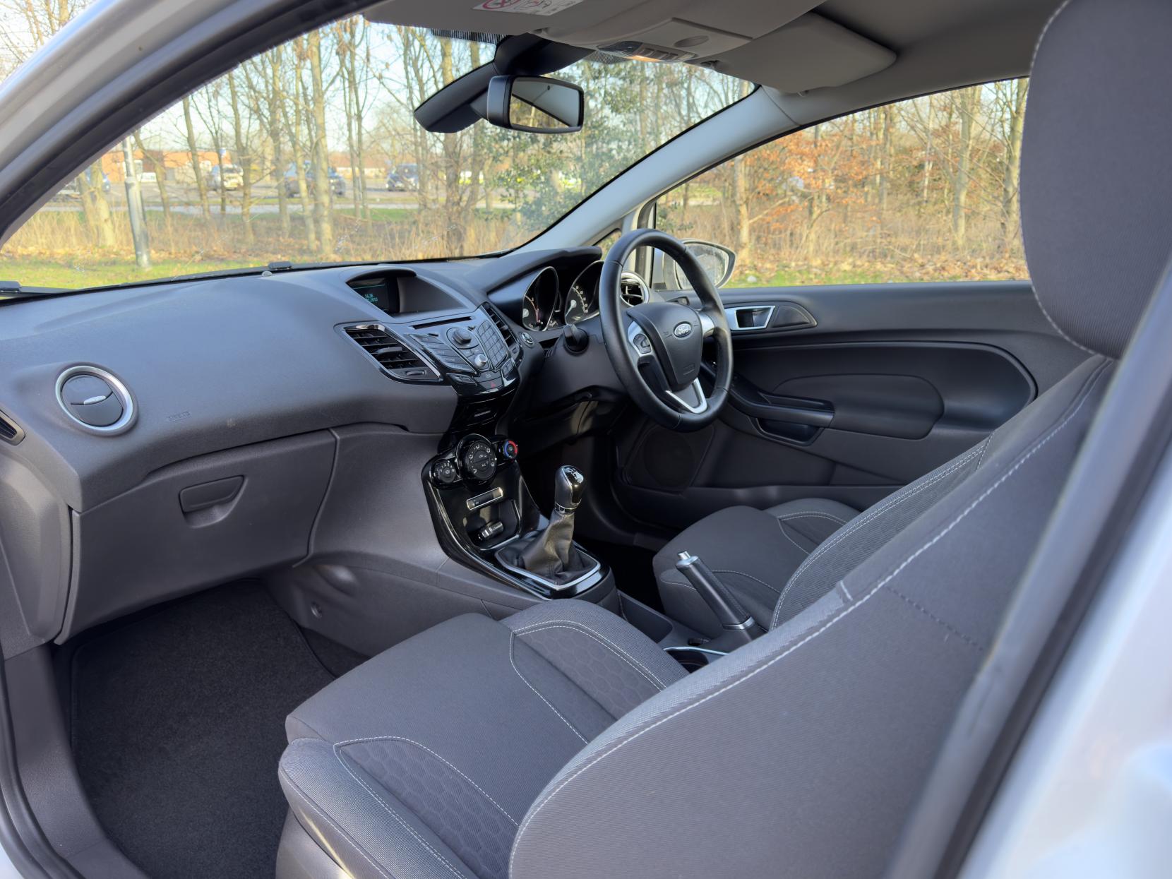 Ford Fiesta 1.0T EcoBoost Zetec S Hatchback 3dr Petrol Manual Euro 5 (s/s) (125 ps)