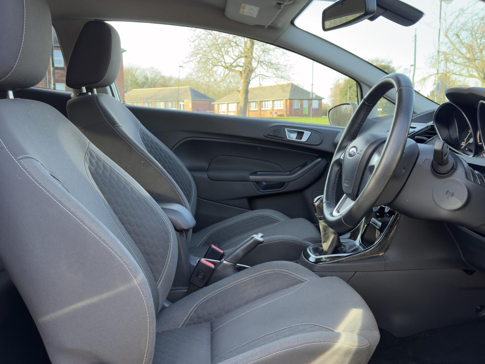 Ford Fiesta 1.0T EcoBoost Zetec S Hatchback 3dr Petrol Manual Euro 5 (s/s) (125 ps)