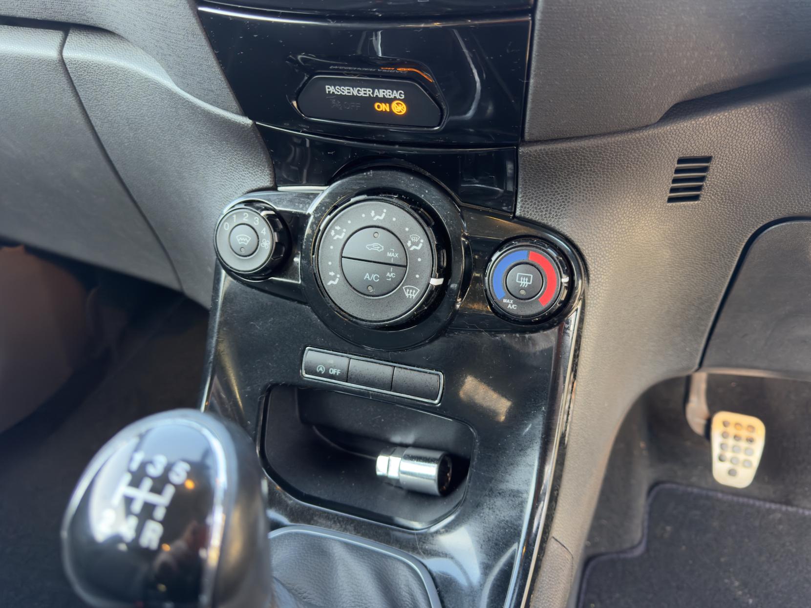 Ford Fiesta 1.0T EcoBoost Zetec S Hatchback 3dr Petrol Manual Euro 5 (s/s) (125 ps)