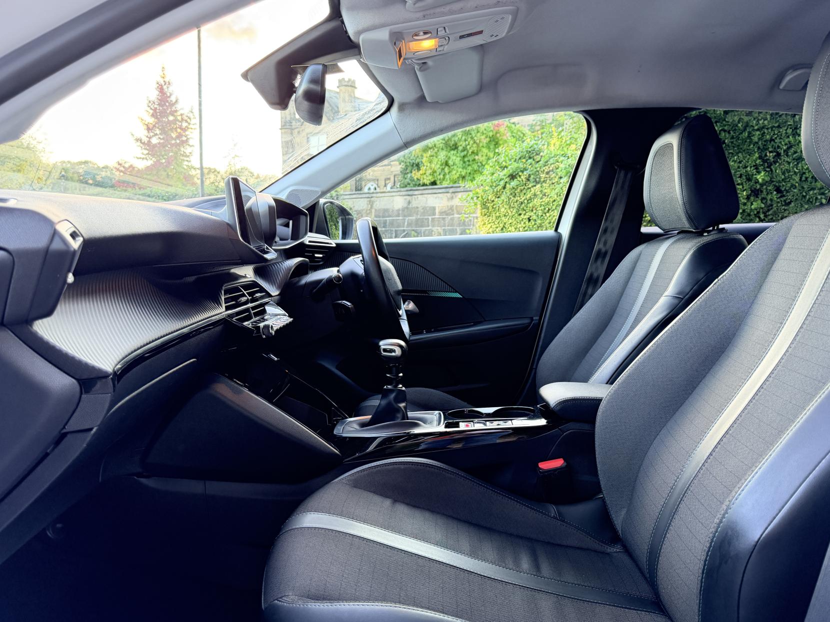 Peugeot 208 1.2 PureTech Allure Premium Hatchback 5dr Petrol Manual Euro 6 (s/s) (100 ps)