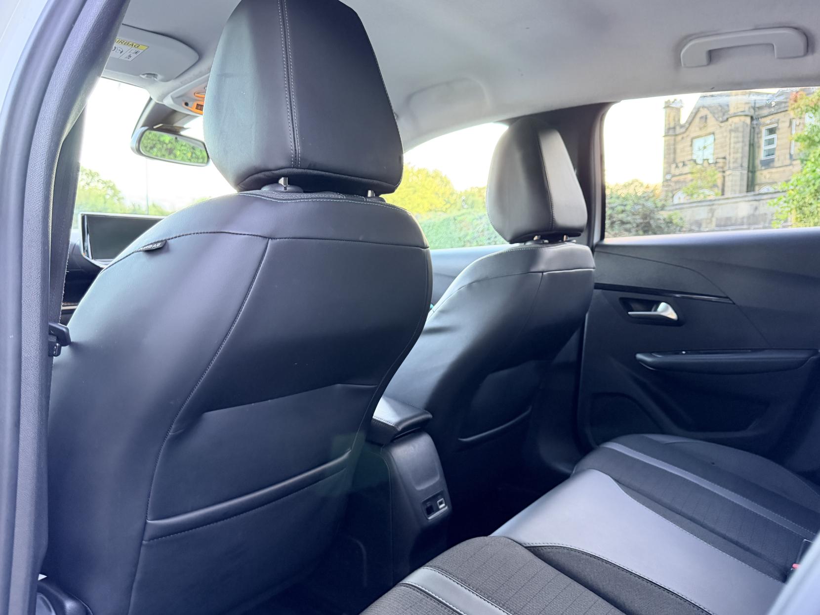 Peugeot 208 1.2 PureTech Allure Premium Hatchback 5dr Petrol Manual Euro 6 (s/s) (100 ps)