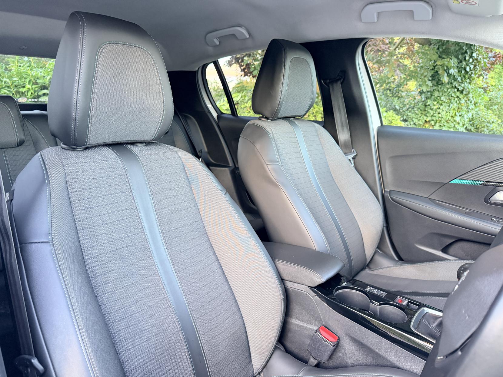 Peugeot 208 1.2 PureTech Allure Premium Hatchback 5dr Petrol Manual Euro 6 (s/s) (100 ps)