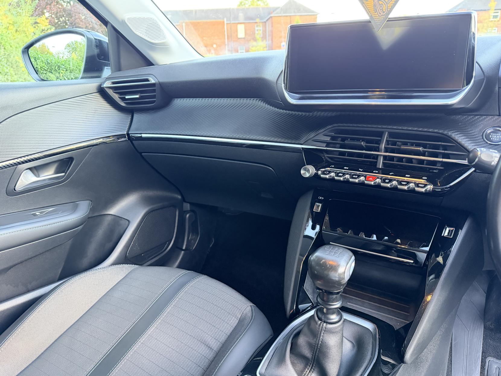 Peugeot 208 1.2 PureTech Allure Premium Hatchback 5dr Petrol Manual Euro 6 (s/s) (100 ps)