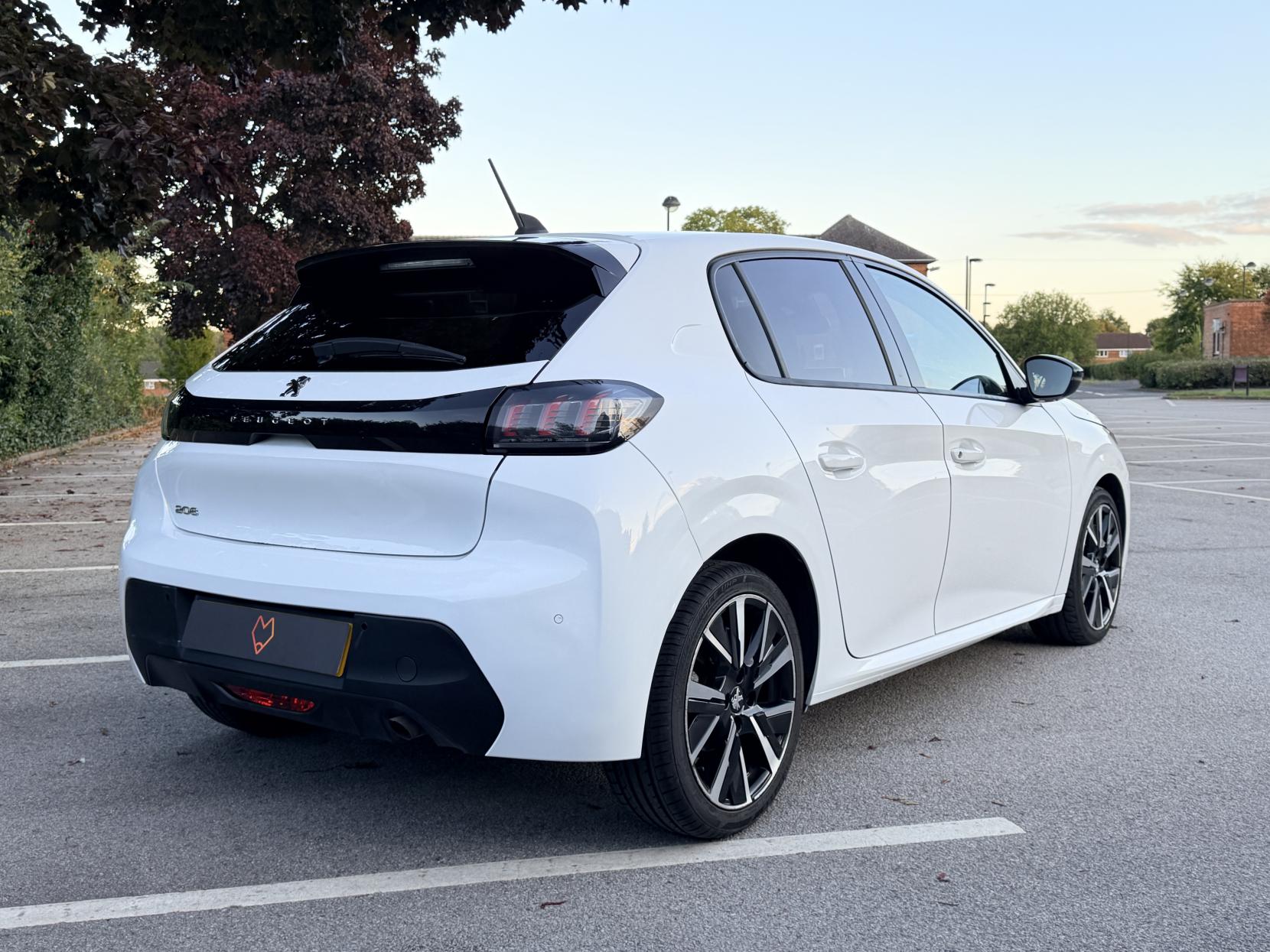 Peugeot 208 1.2 PureTech Allure Premium Hatchback 5dr Petrol Manual Euro 6 (s/s) (100 ps)