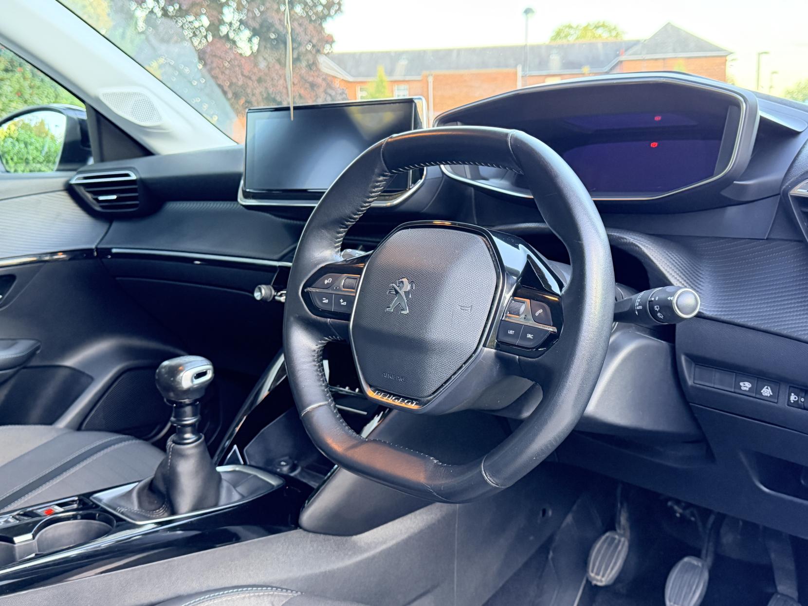 Peugeot 208 1.2 PureTech Allure Premium Hatchback 5dr Petrol Manual Euro 6 (s/s) (100 ps)