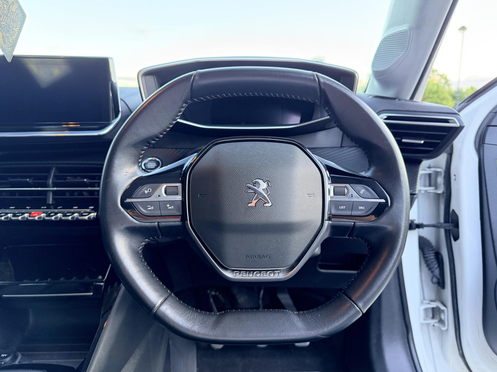 Peugeot 208 1.2 PureTech Allure Premium Hatchback 5dr Petrol Manual Euro 6 (s/s) (100 ps)