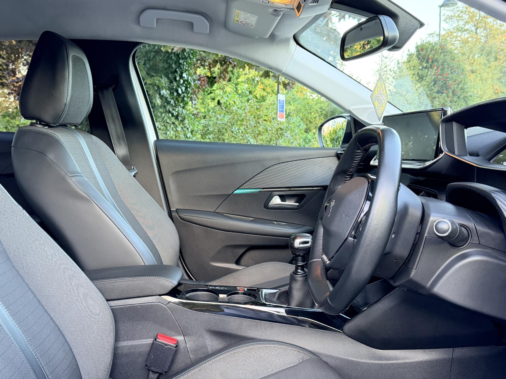 Peugeot 208 1.2 PureTech Allure Premium Hatchback 5dr Petrol Manual Euro 6 (s/s) (100 ps)