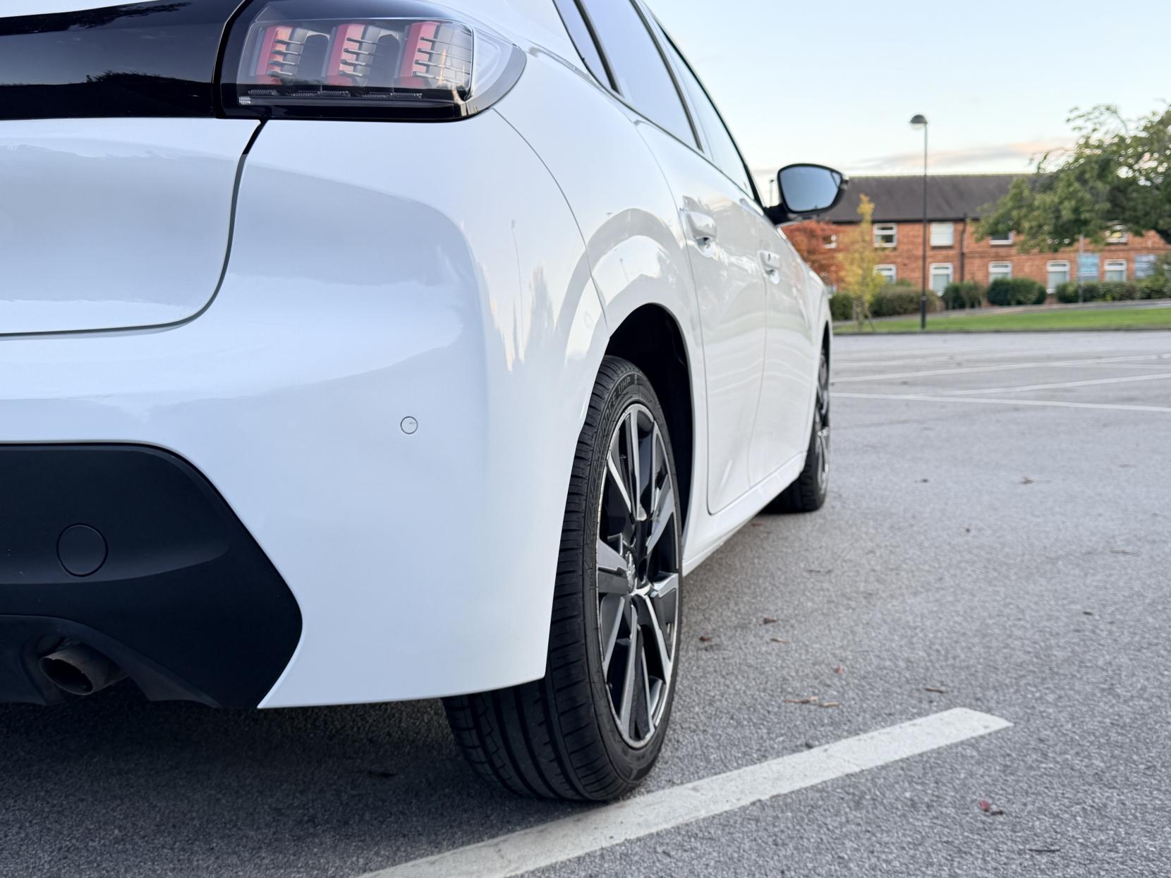 Peugeot 208 1.2 PureTech Allure Premium Hatchback 5dr Petrol Manual Euro 6 (s/s) (100 ps)