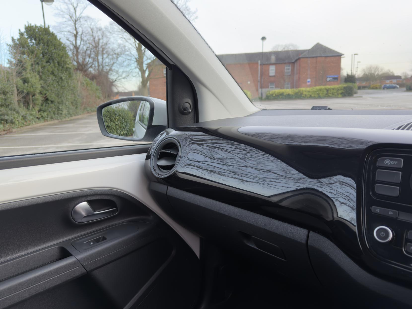 Volkswagen up! 1.0 BlueMotion Tech Move up! Hatchback 5dr Petrol Manual Euro 5 (s/s) (60 ps)