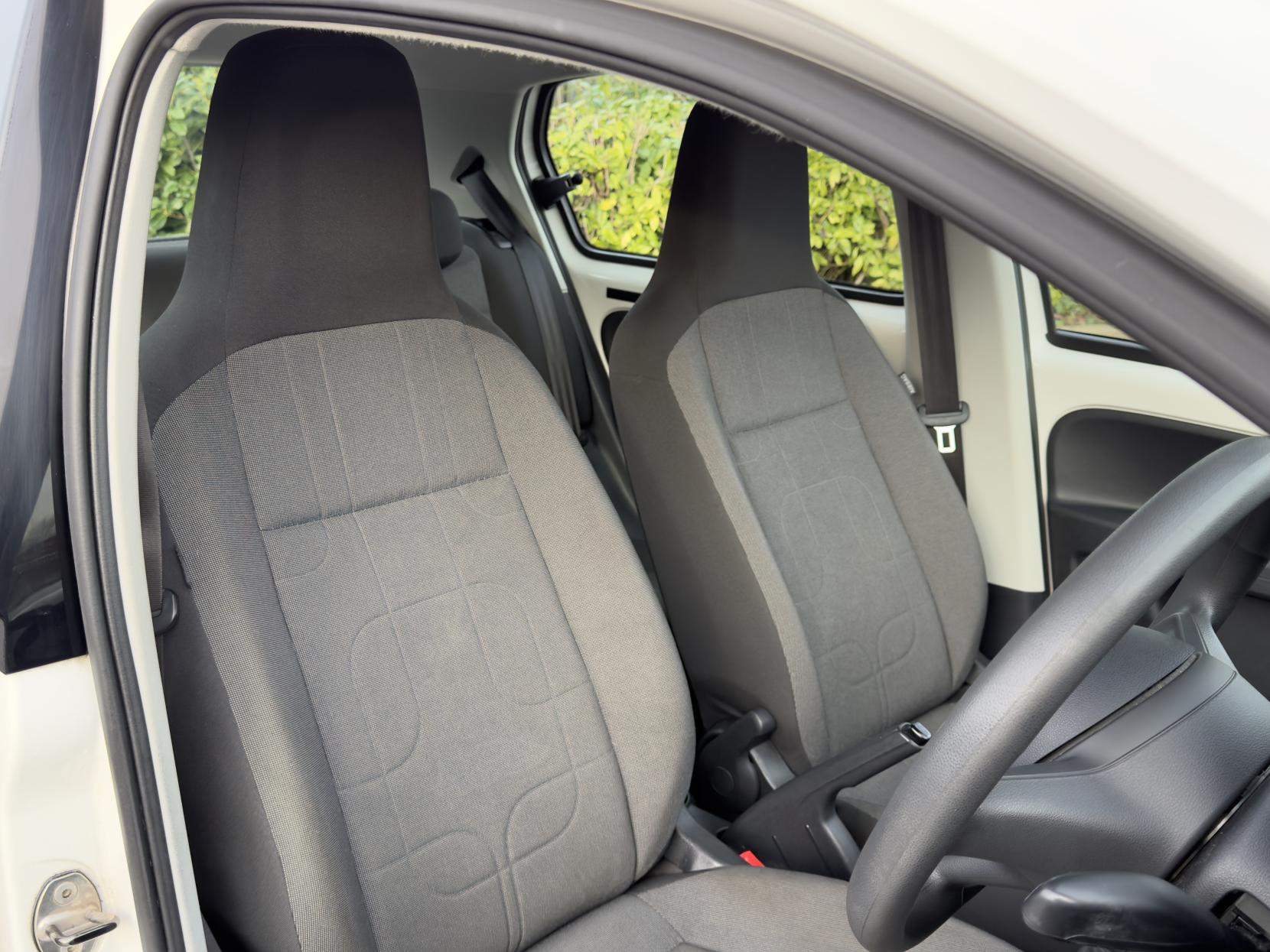 Volkswagen up! 1.0 BlueMotion Tech Move up! Hatchback 5dr Petrol Manual Euro 5 (s/s) (60 ps)