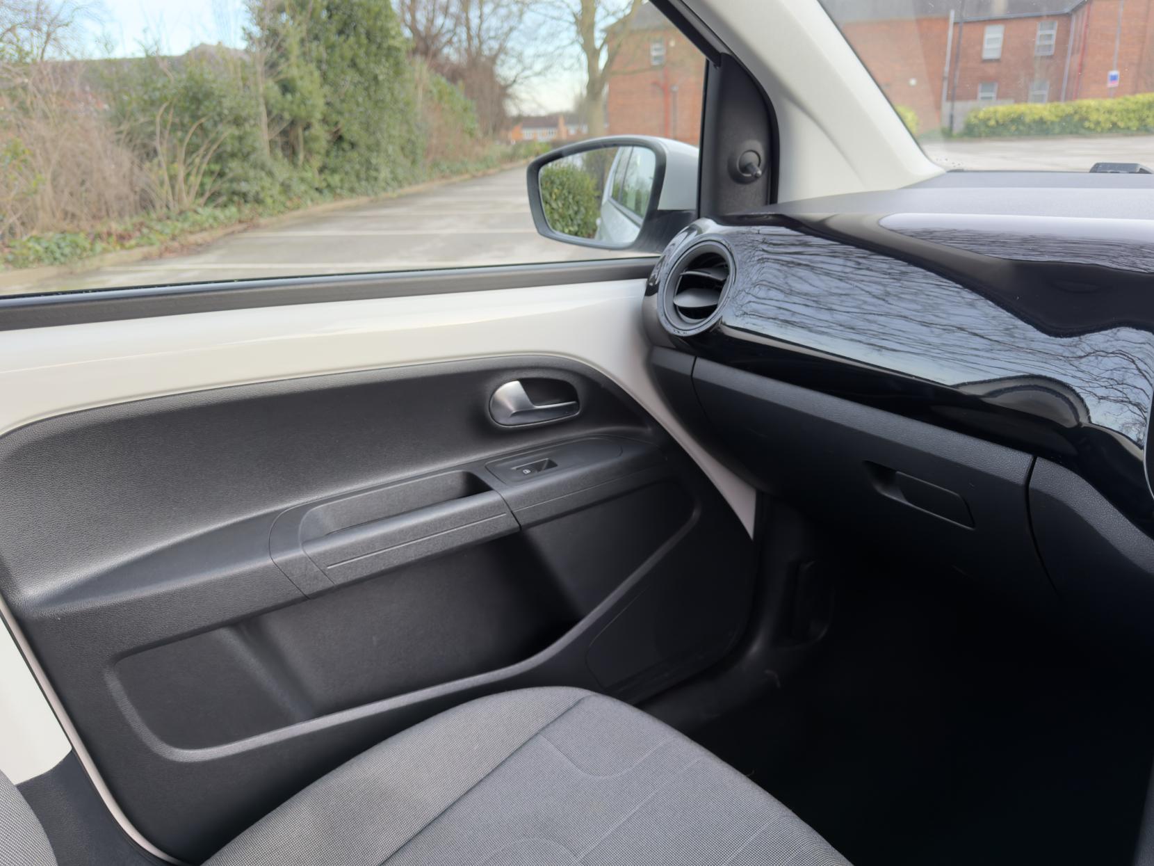 Volkswagen up! 1.0 BlueMotion Tech Move up! Hatchback 5dr Petrol Manual Euro 5 (s/s) (60 ps)