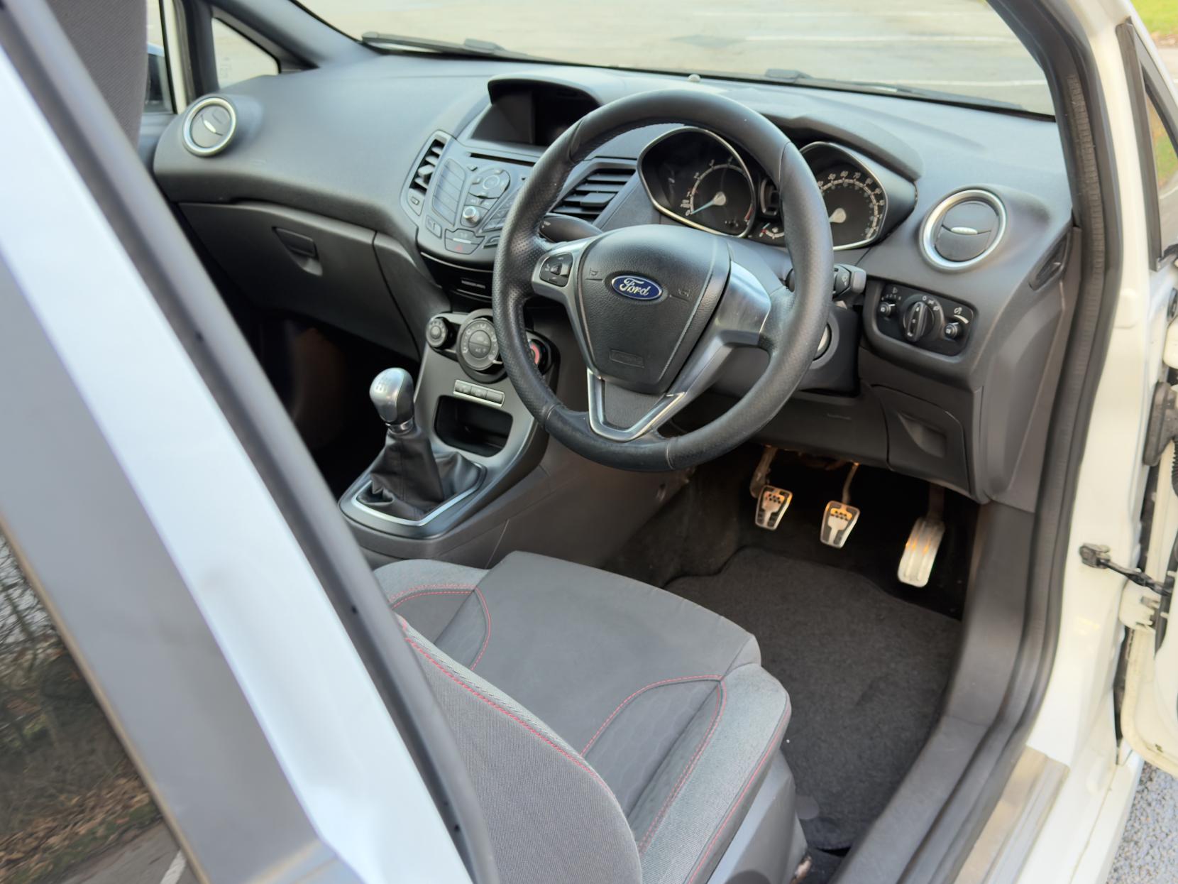 Ford Fiesta 1.0T EcoBoost ST-Line Hatchback 3dr Petrol Manual Euro 6 (s/s) (125 ps)