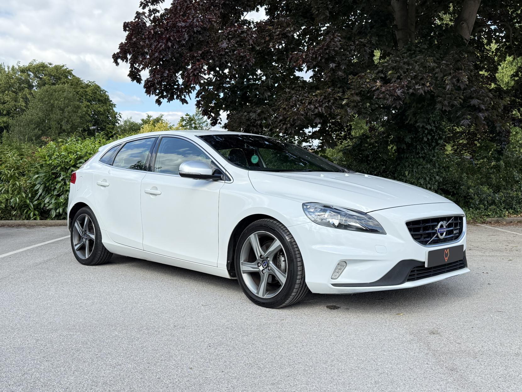 Volvo V40 1.6 D2 R-Design Hatchback 5dr Diesel Manual Euro 5 (s/s) (115 ps)