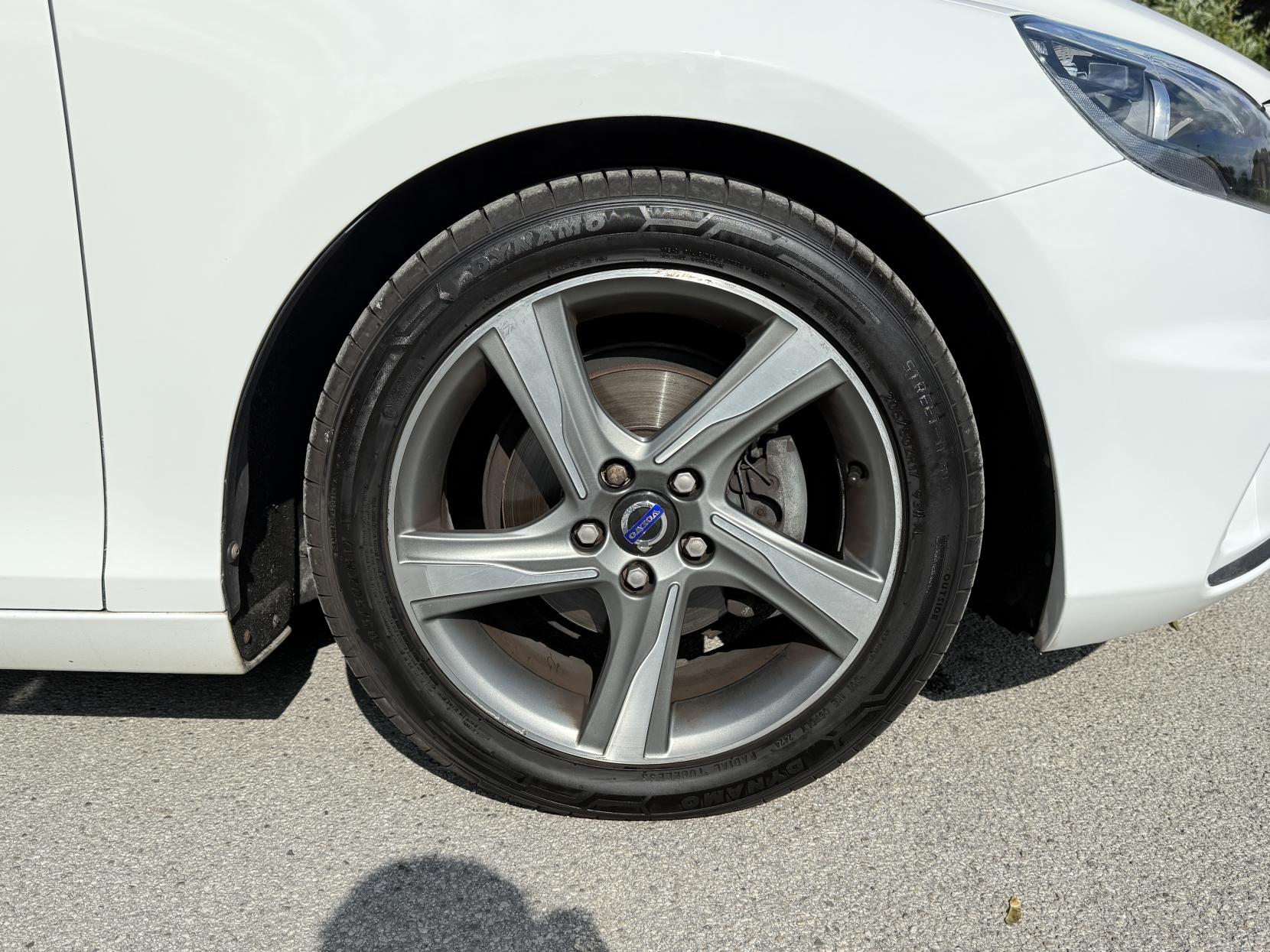 Volvo V40 1.6 D2 R-Design Hatchback 5dr Diesel Manual Euro 5 (s/s) (115 ps)
